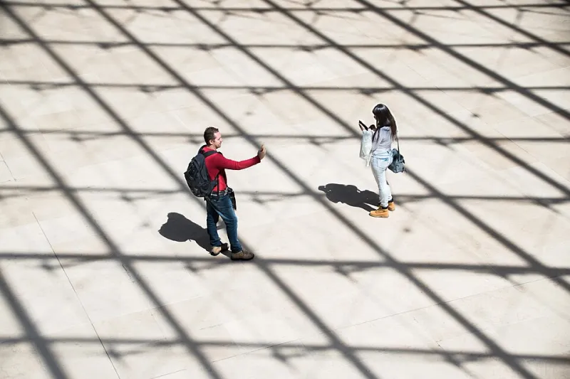 Il tuo stile nell'era digitale: come costruire un'identità fashion autentica sui social
